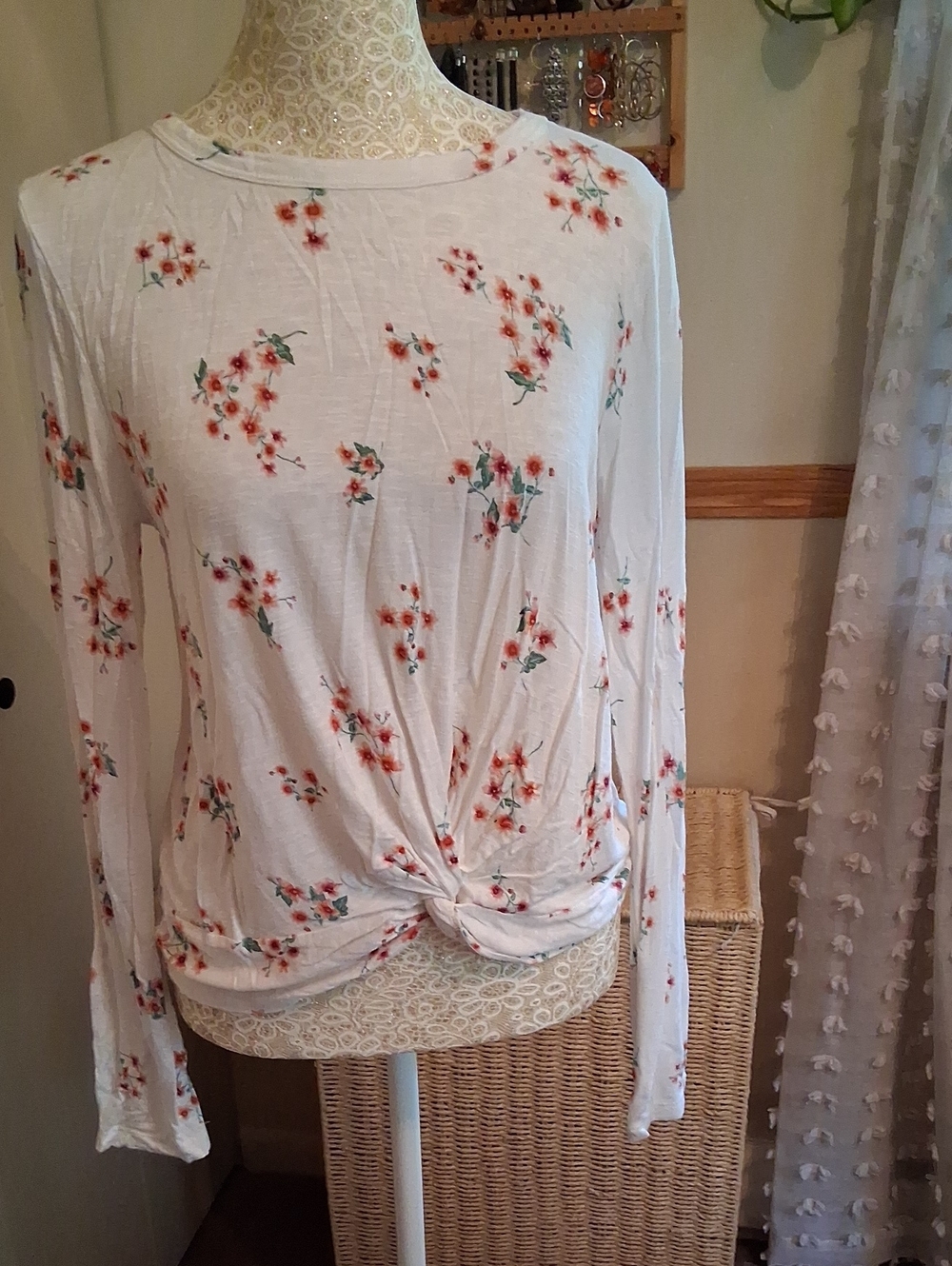 So Long Sleeve Floral Print Top. Size Small